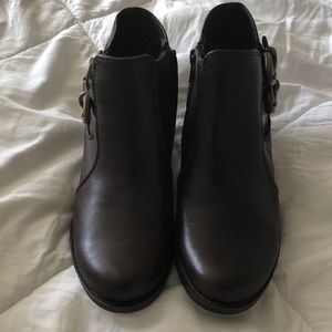 Baretraps booties brown size 71/2